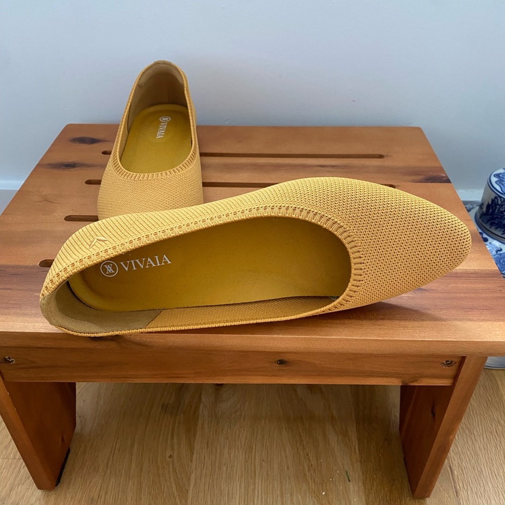 BRAND NEW VIVAIA ARIEL 5 Flats